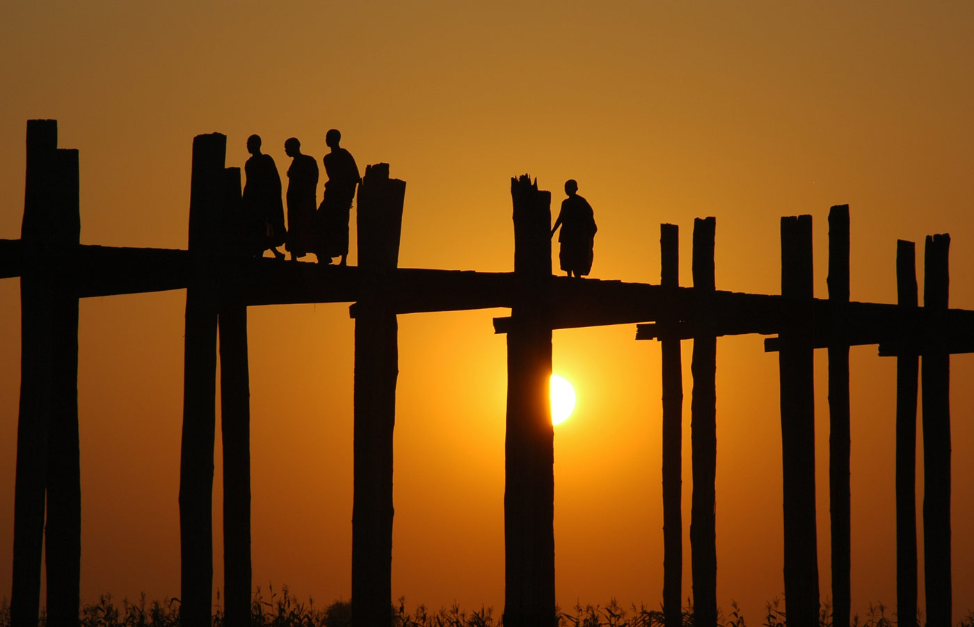 Teakwood U-Bein Bridge at sunset, Amarapura, 2005