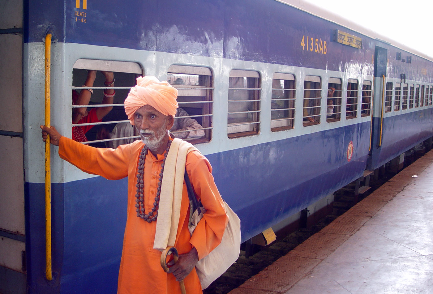 Sadhu, trainstation Jaipur, Rajasthan, 2004
