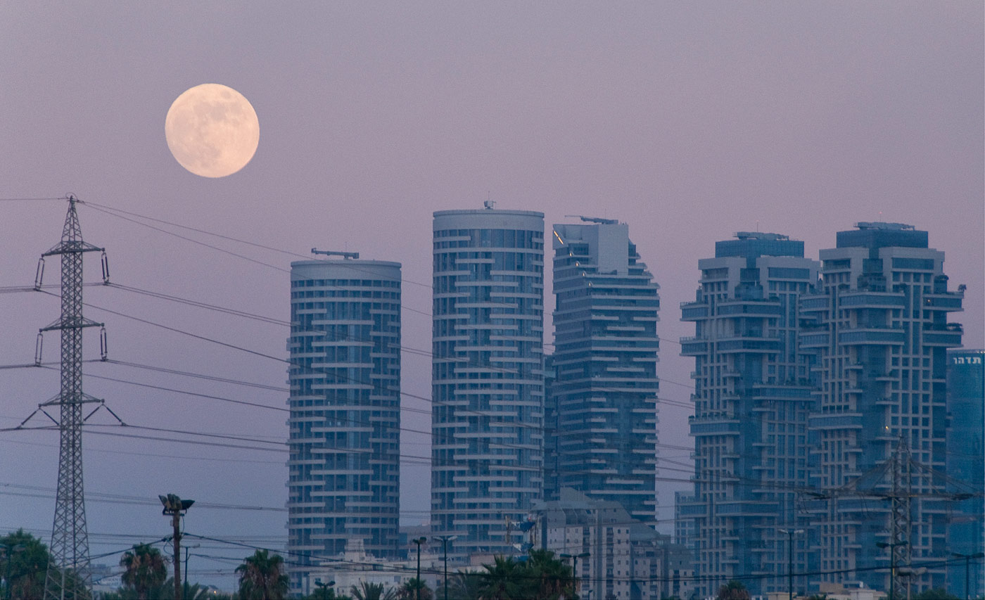 Moonrise over Tel Aviv, 2011