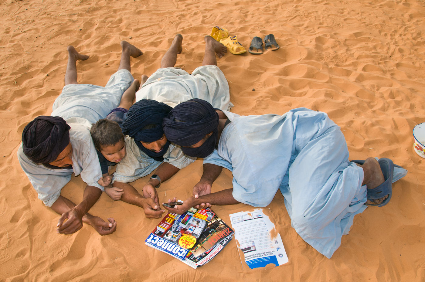 Interesting confrontation with a western glossy magazine, Sahara desert north of Timbuktu, 2009