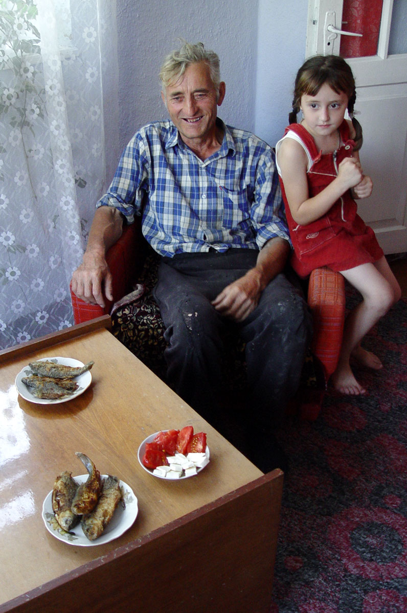 «Hospitality despite of poverty», South Moldova, 2004
